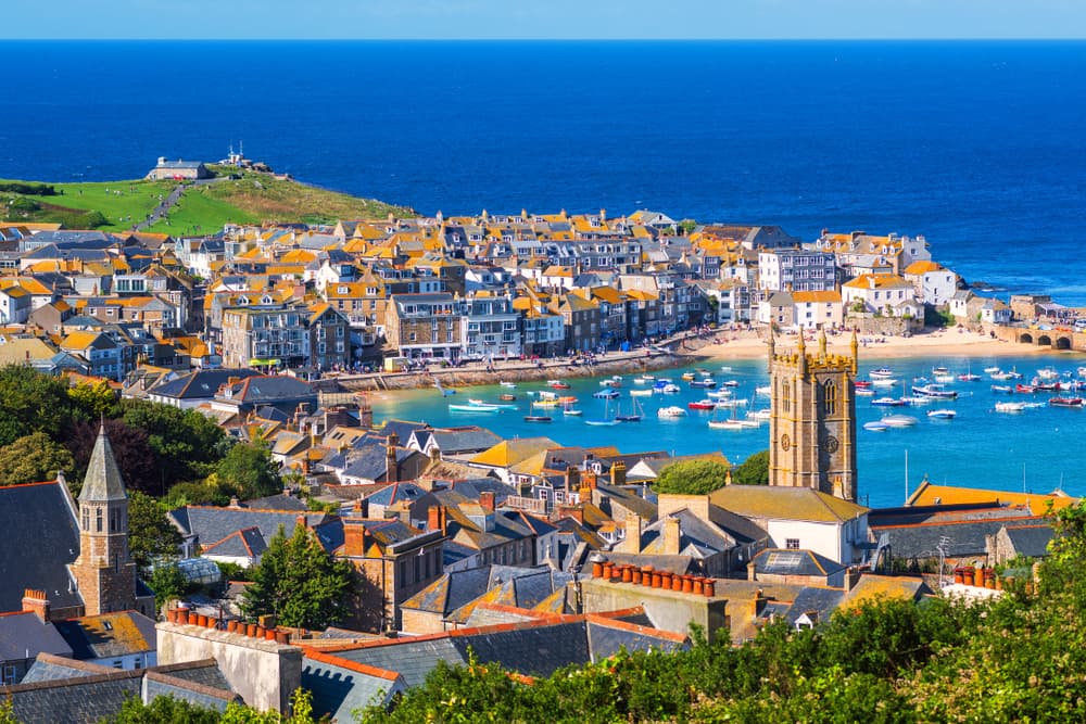 Minibus & Coach Hire Cornwall hero image